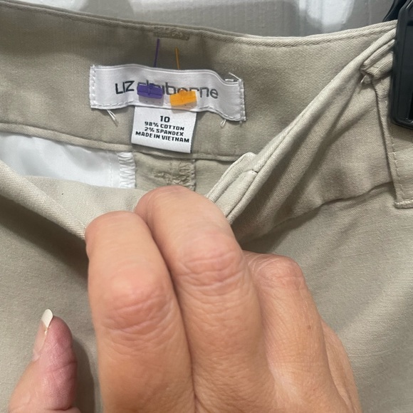 Liz Claiborne short khaki size 10 long shorts - Picture 6 of 9